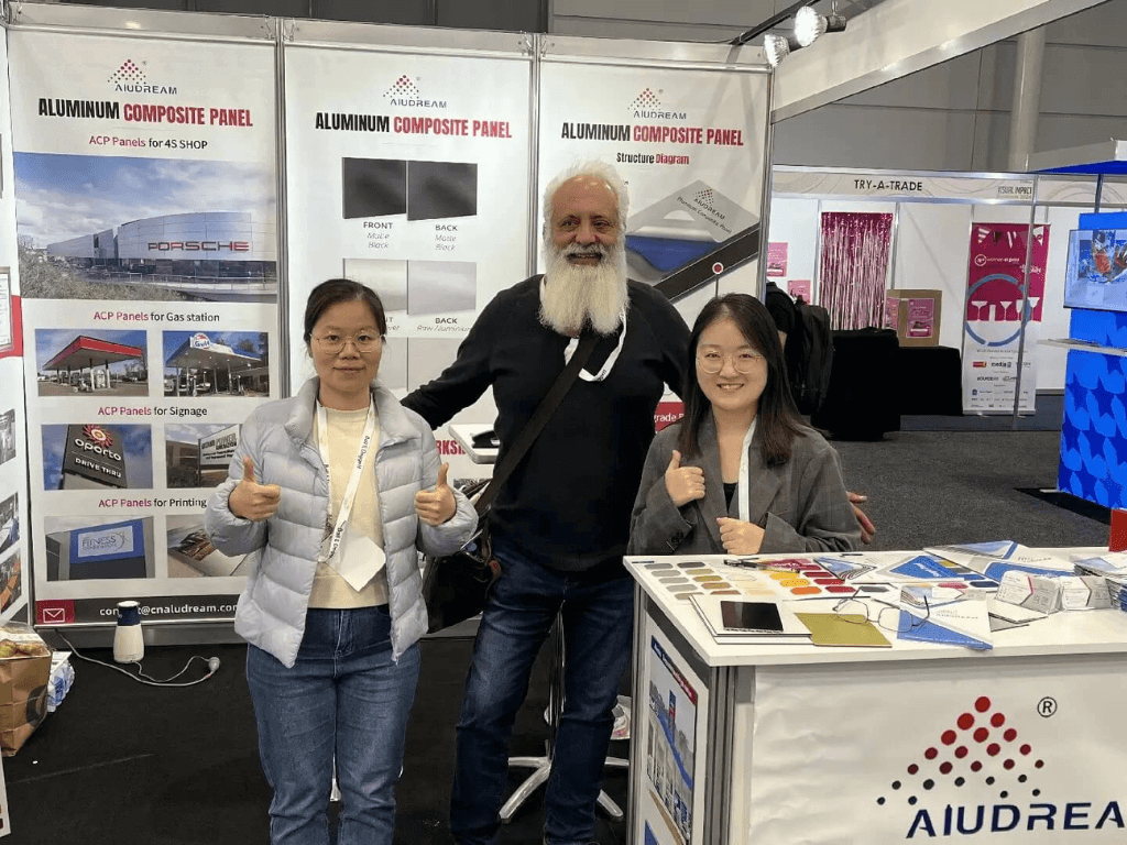 International customer meeting with Aludream at a building materials exhibition
