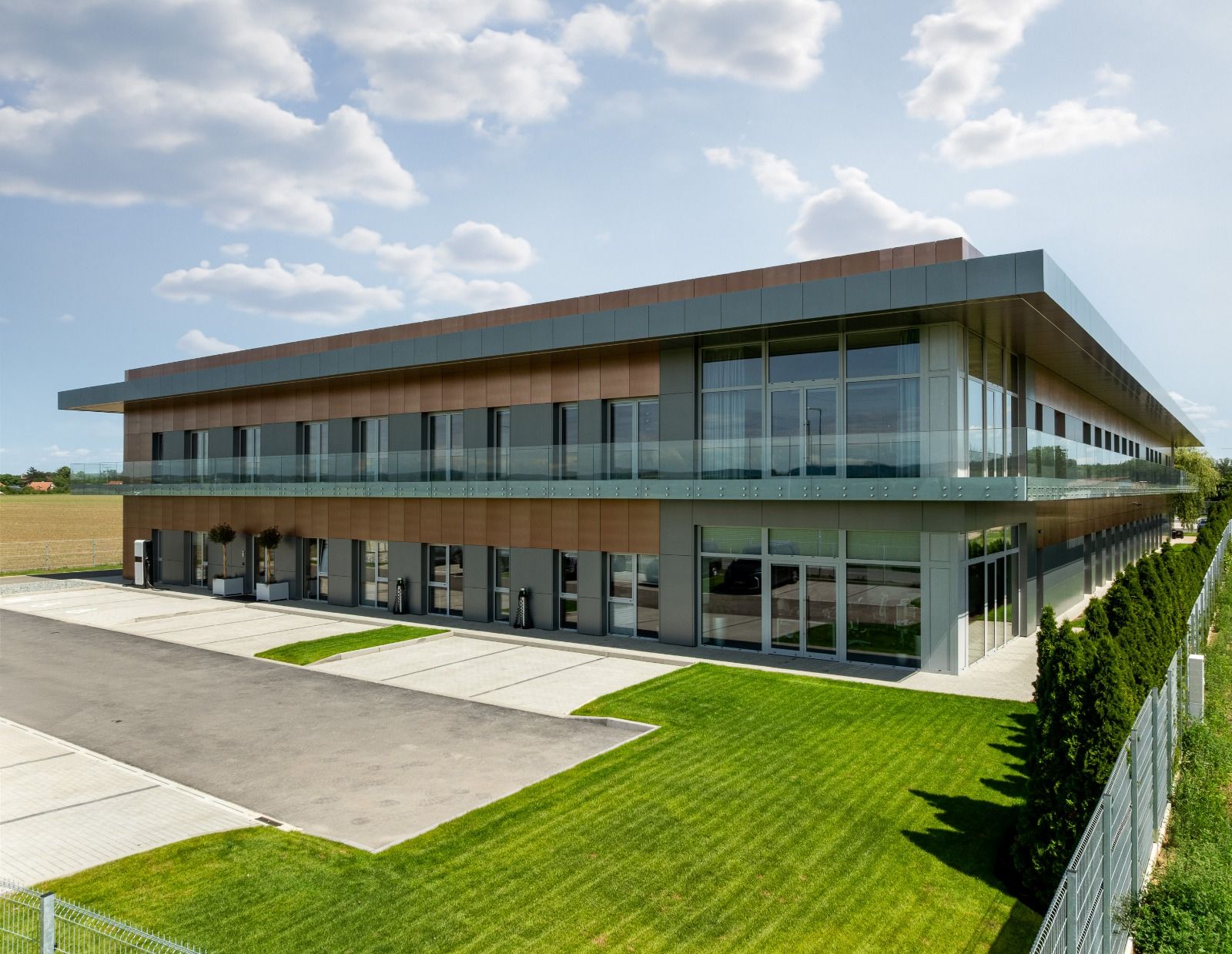 Europe Custom-size Aluminum Composite Panel Commercial Facade Project
