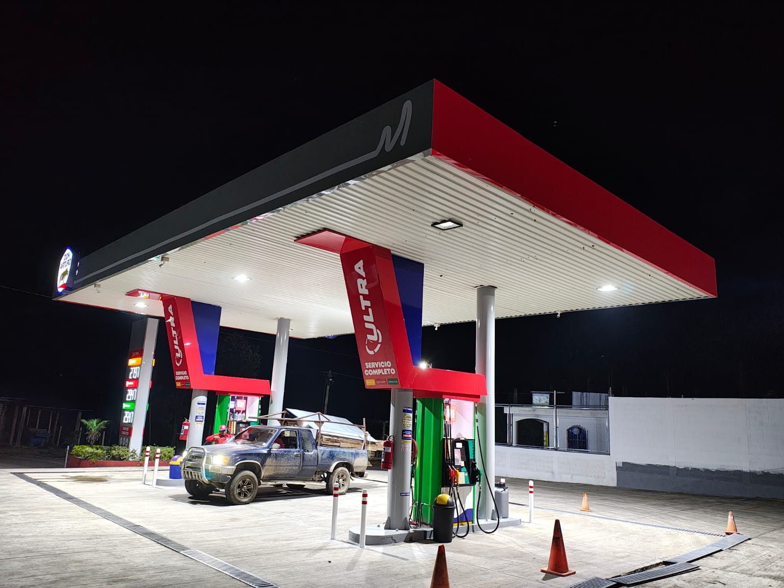 Gas Station Red Aluminum Composite Panel Canopy Project