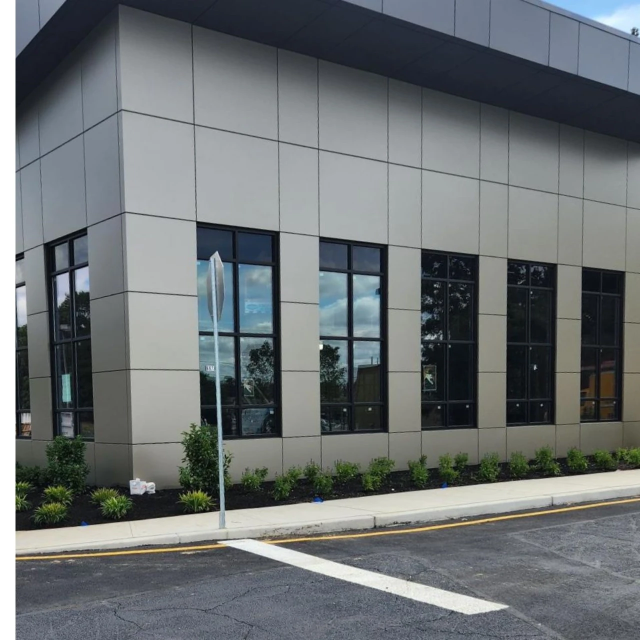 Modern Commercial Building Aluminum Composite Panel Facade Project